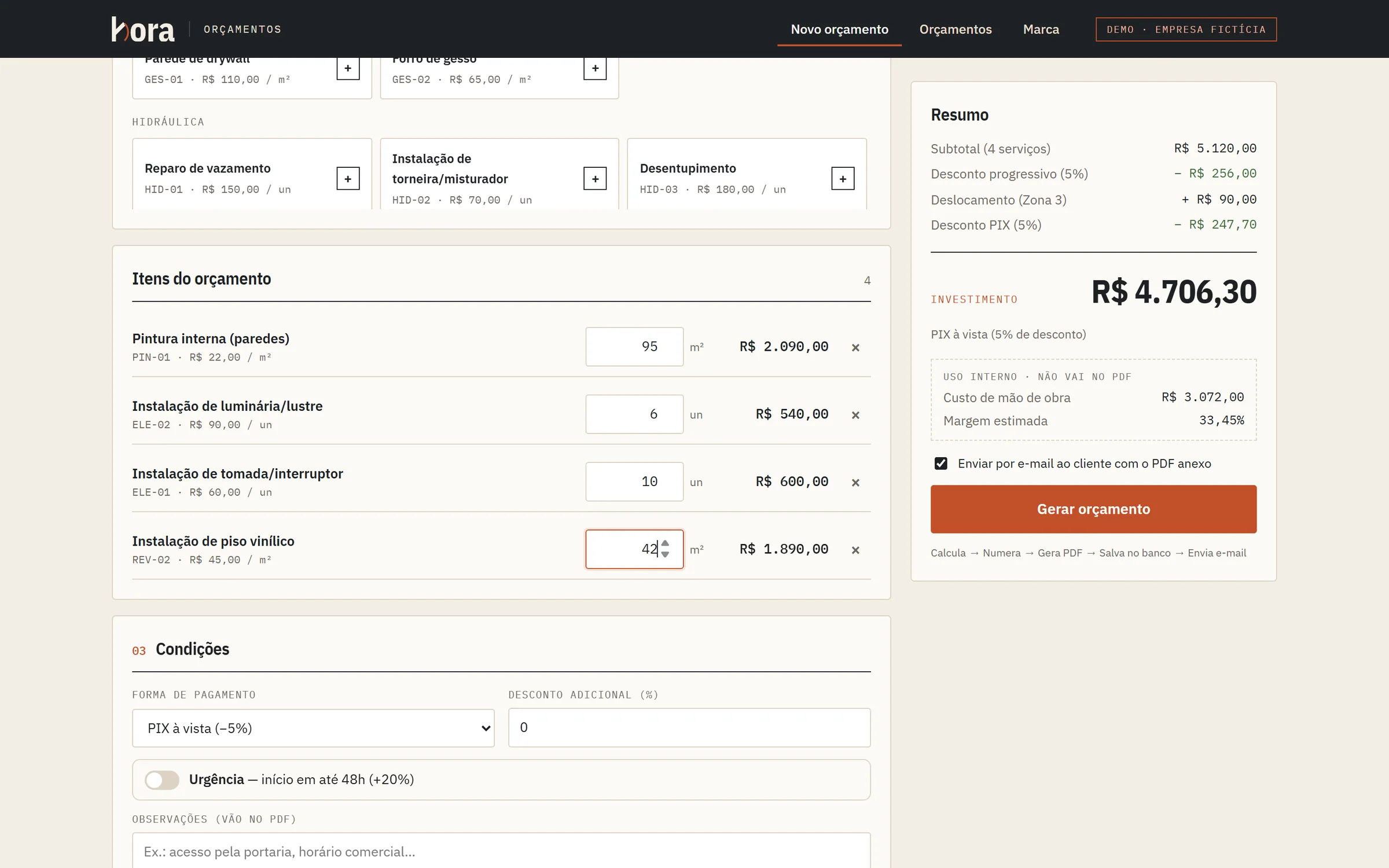 Montagem de orçamento no Kora com itens, quantidades e resumo com investimento total